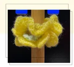 黄色と薄緑のシュシュ