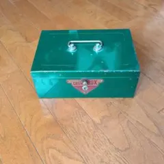 レトロな古い金庫　グリーン　スチール製