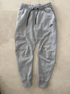 NIKEテックフリースパンツ　Mサイズ