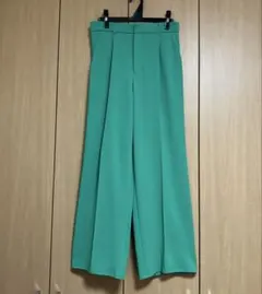 美品GU 春グリーンのタック入りワイドパンツ　XLサイズ