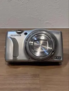 FUJIFILM XQ1 シルバー 動作確認済 バッテリー付 液晶縦線あり - メルカリ