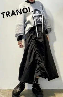 美品　TRANOI.　ドロストギャザーバルーンスカート　ブラックのサムネイル