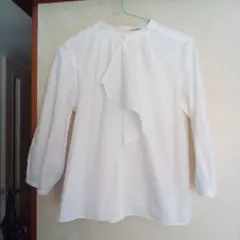 お値下げしました！ バーバリーブルーレーベル ホワイト フリル付き五分袖ブラウス