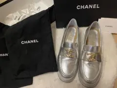 CHANEL シルバー ローファーのサムネイル
