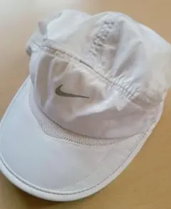 Nike DRY-FIT ホワイト メッシュキャップ ランニング