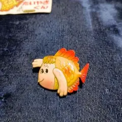 およげ！たいやきくん。昭和レトロ　当時物 超希少当時物】およげ！たいやきくん バッジ未使用 昭和レトロ