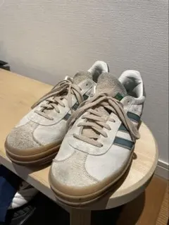 adidas gazelle厚底スニーカー