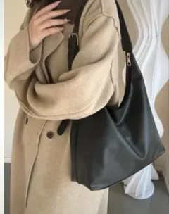 大人気　クラシックブラック レザーショルダーバッグ　ミニマル　韓国