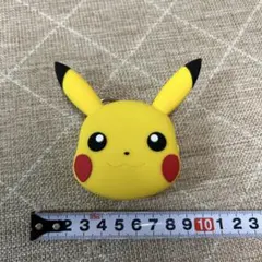ピカチュウ　シリコンポーチ　キーホルダー