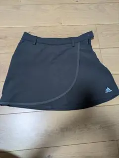 adidas スカート グレー