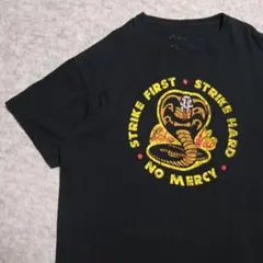 T216 人気ドラマ『コブラ会』Tシャツ 黒　XL