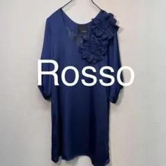 ★Rosso ロッソ 胸元の花がゴージャスなブルー系のひざ丈ワンピースのサムネイル