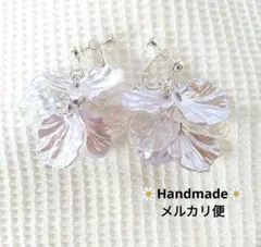 507.お花イヤリング✾匿名配送✾送料込み✾パープル＆オーロラ花弁フラワー