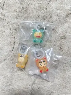 クレヨンしんちゃん　みんなでクマパジャマ　めじるしアクセサリー　ボーちゃんマサオ