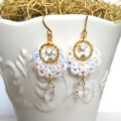 レース編みの花モチーフピアス