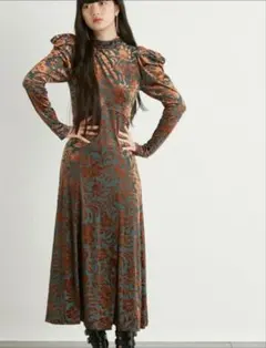 リリーブラウン バックオープンカットワンピース　ドレス 花柄ワンピース ベロア