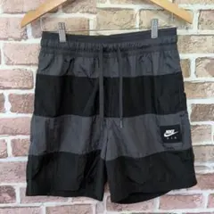 NIKE AIR ショートパンツ ボックスロゴ ナイロン素材 ブラック×グレーのサムネイル