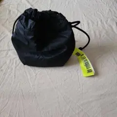 黒のドローストリングバッグのサムネイル