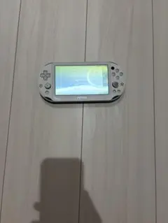 SONY PS Vita 本体 ホワイト　ドラクエビルダーズ付き