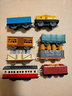 プラレール トーマスといっぱい貨車セット 8両セット