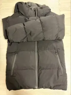 GU フード付きブラックダウンジャケット