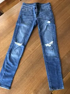 UNIQLOスキニー ダメージジーンズ