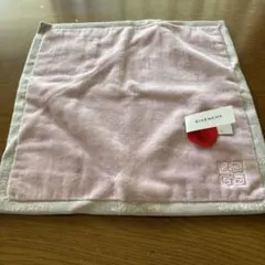 値下げ新品　GIVENCHY ジバンシー ハンドタオル タオル ハンカチ ピンク