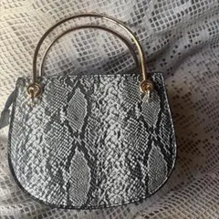 極美品【パイソン柄ハンドバッグ】