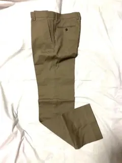 ユニクロ　ノータックチノパンツ　サイズ 76 カーキ　未使用品