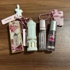 り*ん様 しろたん キューブ 水入り キーホルダー ストラップ - メルカリ