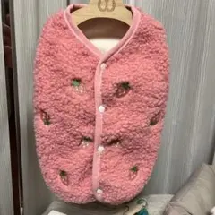犬用 ボアベスト いちご柄 ピンクのサムネイル