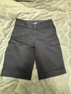 Burberry Blue Label膝丈パンツ