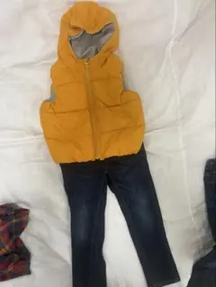 babyGap フード付きダウンベスト90とジーパンのセット