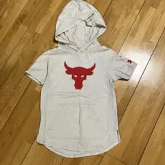 Under Armour フード付きTシャツ