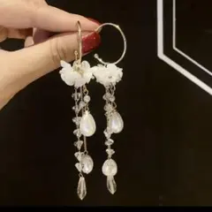 【新品未使用】花びら パール シャンデリアピアス ゴールド ロングピアス