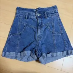 Stradivarius ジーンズ ショートパンツ