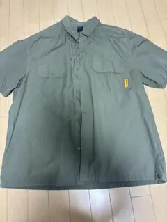 H&M グリーン　緑シャツ　新品未使用