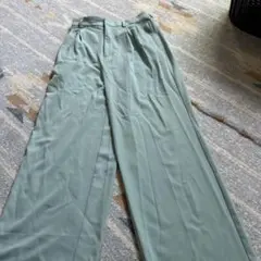 ミントグリーン ワイドパンツ　スラックス