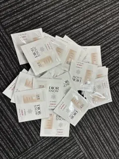 Diorディオール スノーUVシールドトーンアップ50+ 20枚