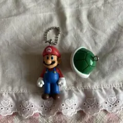 スーパーマリオ　：　マリオ・ノコノコ甲羅　キーホルダー