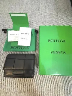 【BOTTEGA VENETA】レザー三つ折りファスナーウォレット