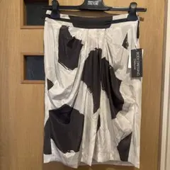 新品タグ付き　BODY DRESSING ドレープデザインスカート 40のサムネイル