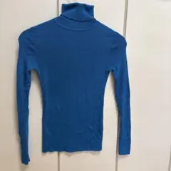 UNIQLO 青 タートルネック セーター