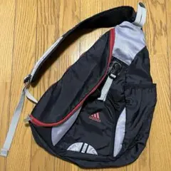 adidas アディダス ボディバッグ ワンショルダー ブラック×レッド