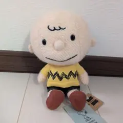 新品スヌーピーミュージアム　チャーリー・ブラウンぬいぐるみ