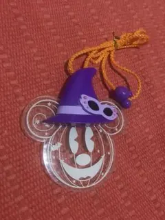 ディズニーリゾート　ミッキーマウス　ハロウィン　ペンダント　光るおもちゃ