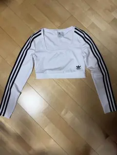 adidas ホワイト クロップドトップス H37769