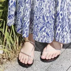 LAOCONTE ラオコンテやぎ革シルバーサンダル　size37のサムネイル