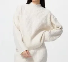 も*こ様 ユニクロ　スフレヤーンモックネックセーター　L