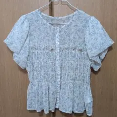 NATURAL BEAUTY BASIC 花柄シャーリングブラウス Sのサムネイル